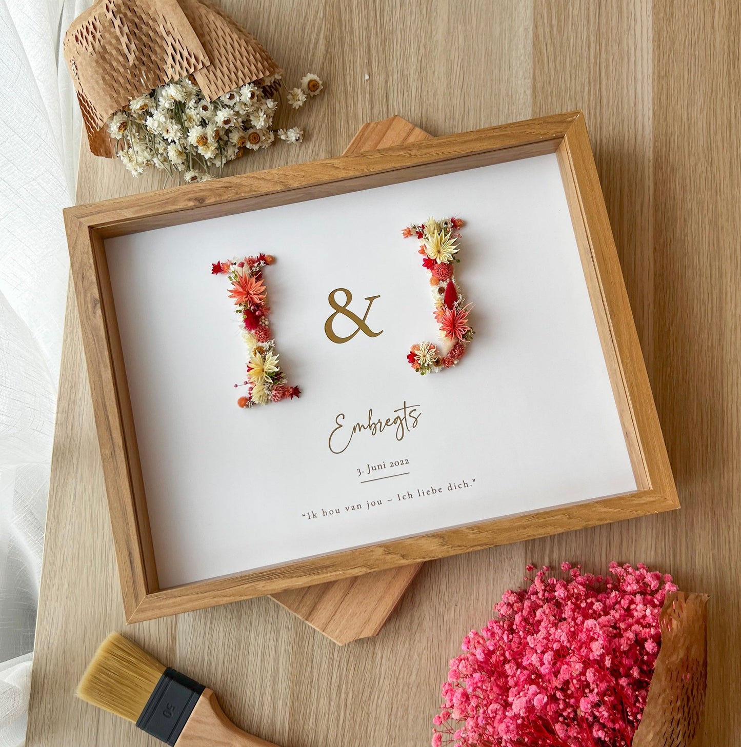 Elegant Two-Letter Initial Floral Frame – Personalized Wedding & Anniversary Keepsake with Preserved Flowers & Gold Foil 30x40